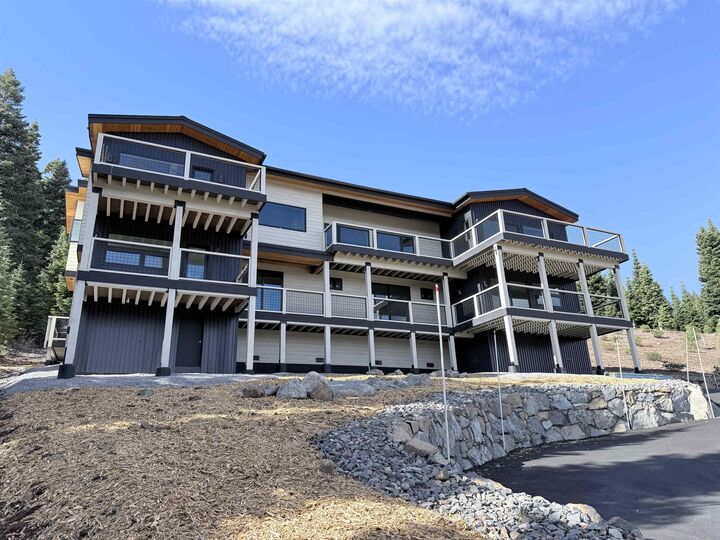 Property Photo:  13094 Skislope Way  CA 96161 