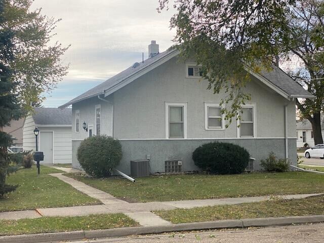 Property Photo: 524 N Dakota St SD 57401