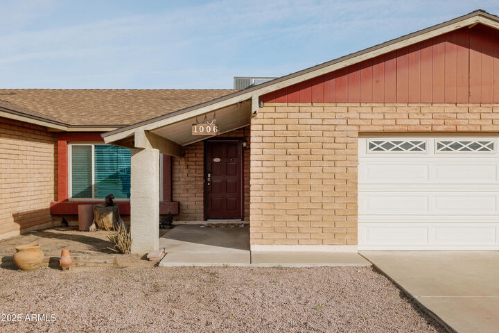 Property Photo:  1006 W Riviera Circle  AZ 85282 