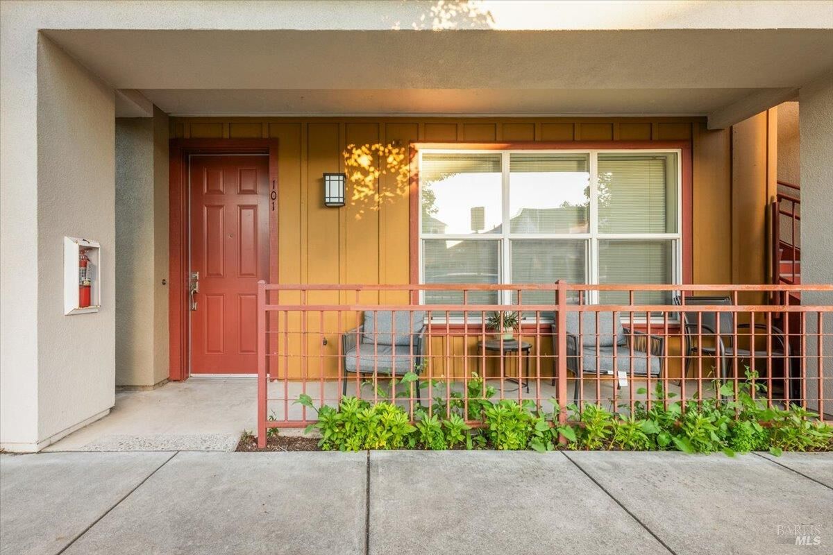 Property Photo: 950 Campoy Street 101 CA 95407
