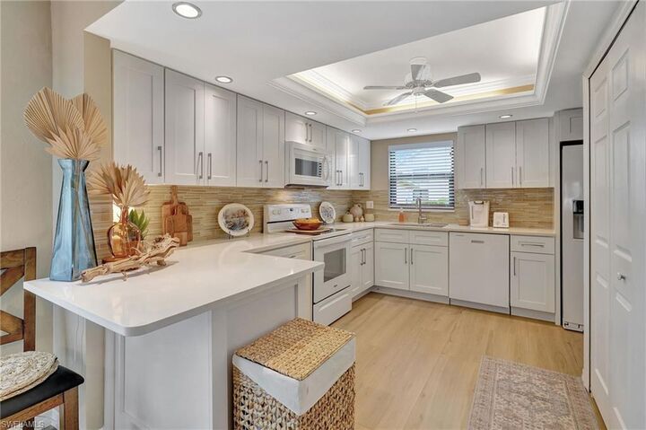 Property Photo:  15350 Moonraker Ct 306  FL 33917 