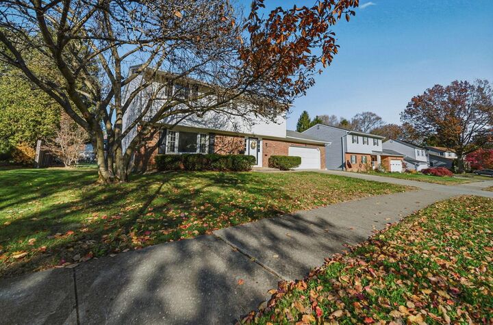 Property Photo:  274 Storington Road  OH 43081 