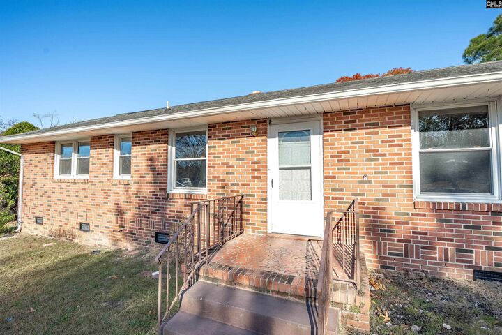 Property Photo:  1813 Crestview  SC 29223 