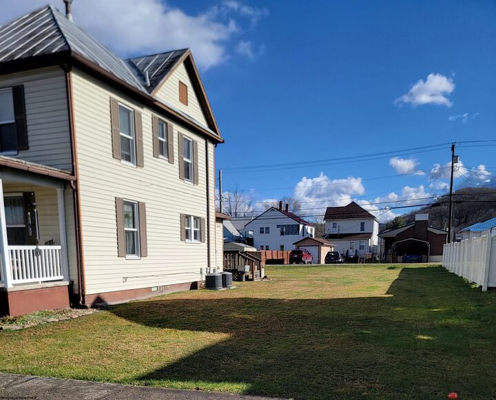Property Photo: 1521 Taylor Avenue WV 26241