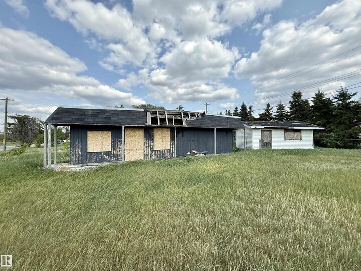 Property Photo:  4913 & 4909 49 Avenue  AB T0A 1P0 
