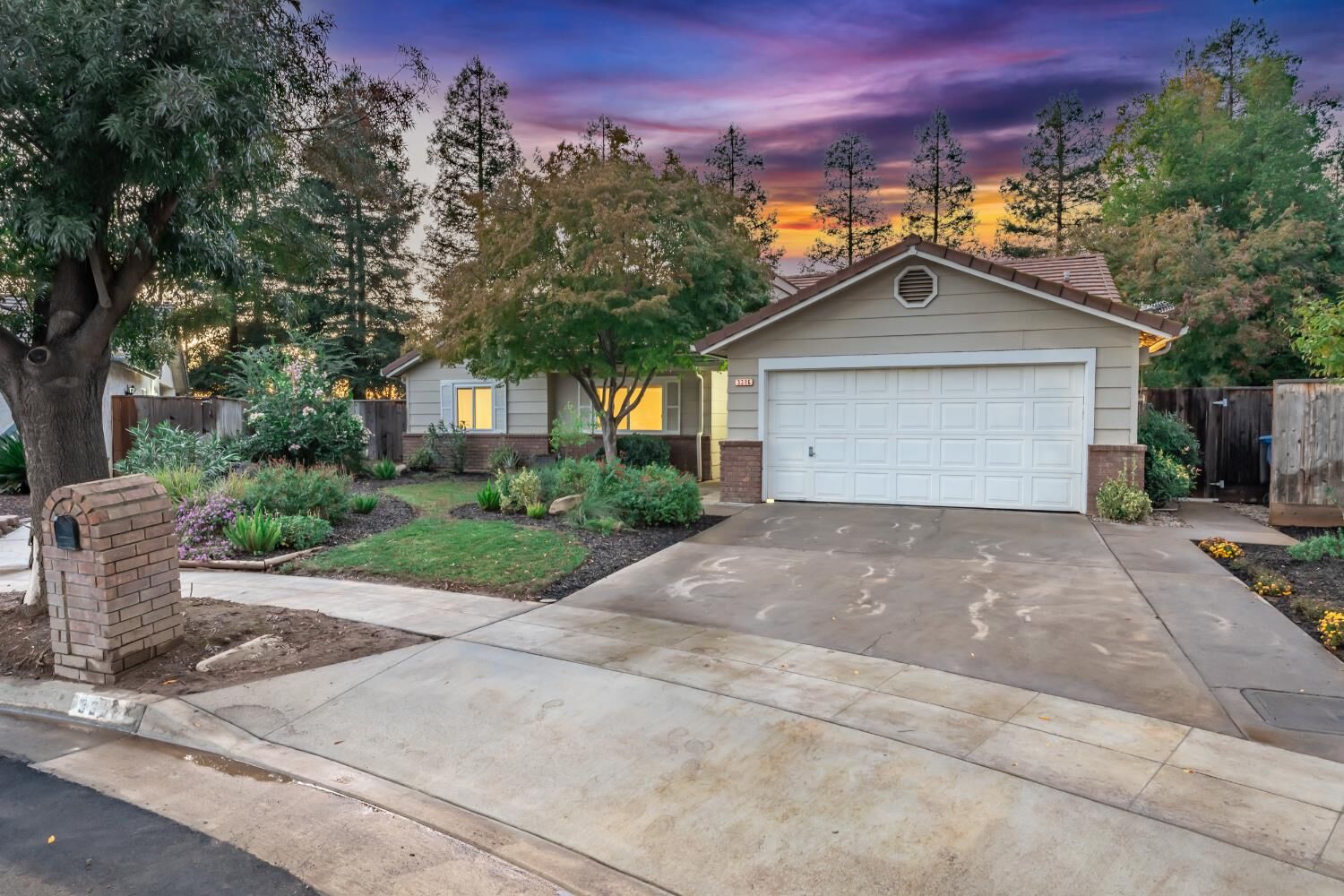 Property Photo:  3386 W Stuart Avenue  CA 93711 