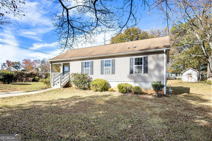 Property Photo: 160 Roberts Street GA 30213