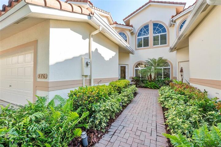 Property Photo: 576 W Palm Aire Dr FL 33069