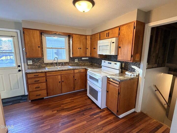 Property Photo:  521 Berthold Street NE  ND 58718 