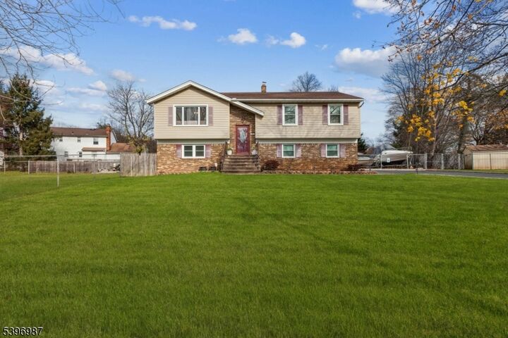 27 Dorset Ct  Franklin Twp. NJ 08873 photo