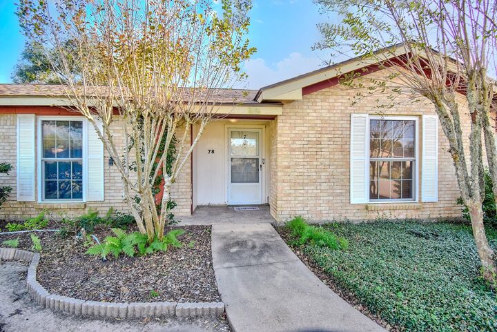 Property Photo:  78 Ivy Court  TX 77541 