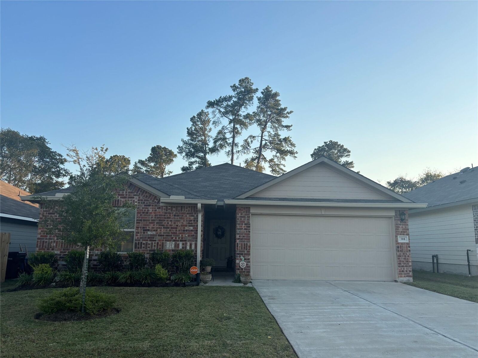 Property Photo: 308 Pacos Drive TX 77340