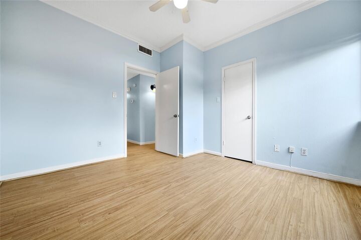 Property Photo: 10137 Waterstone Drive TX 77042