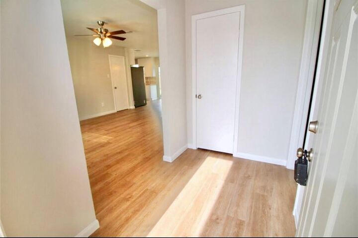 Property Photo: 407 Stadium Lane TX 77546