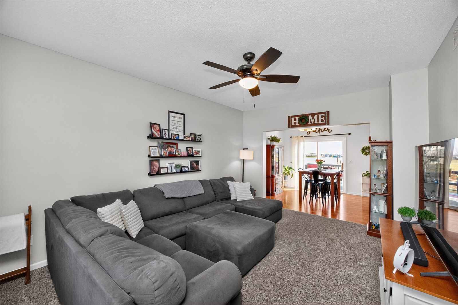 Property Photo:  632 SE 18th Street  IA 50111 