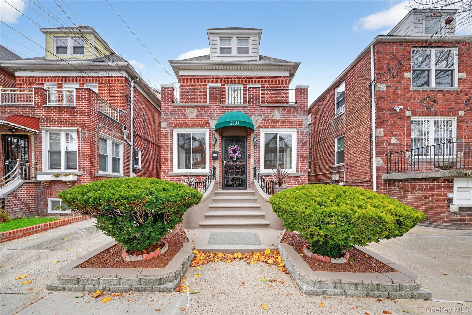 Property Photo: 2131 Lurting Avenue NY 10461