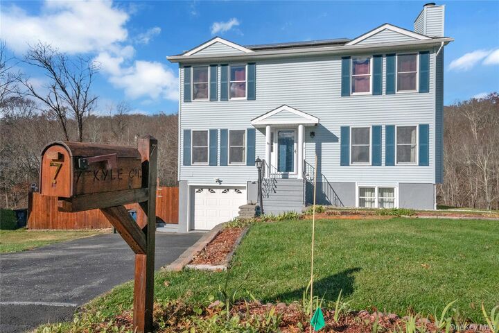 Property Photo:  7 Kyle Court  NY 10512 
