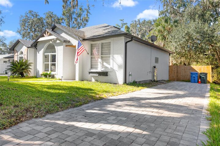 Property Photo:  297 N Lake Jessup Avenue  FL 32765 