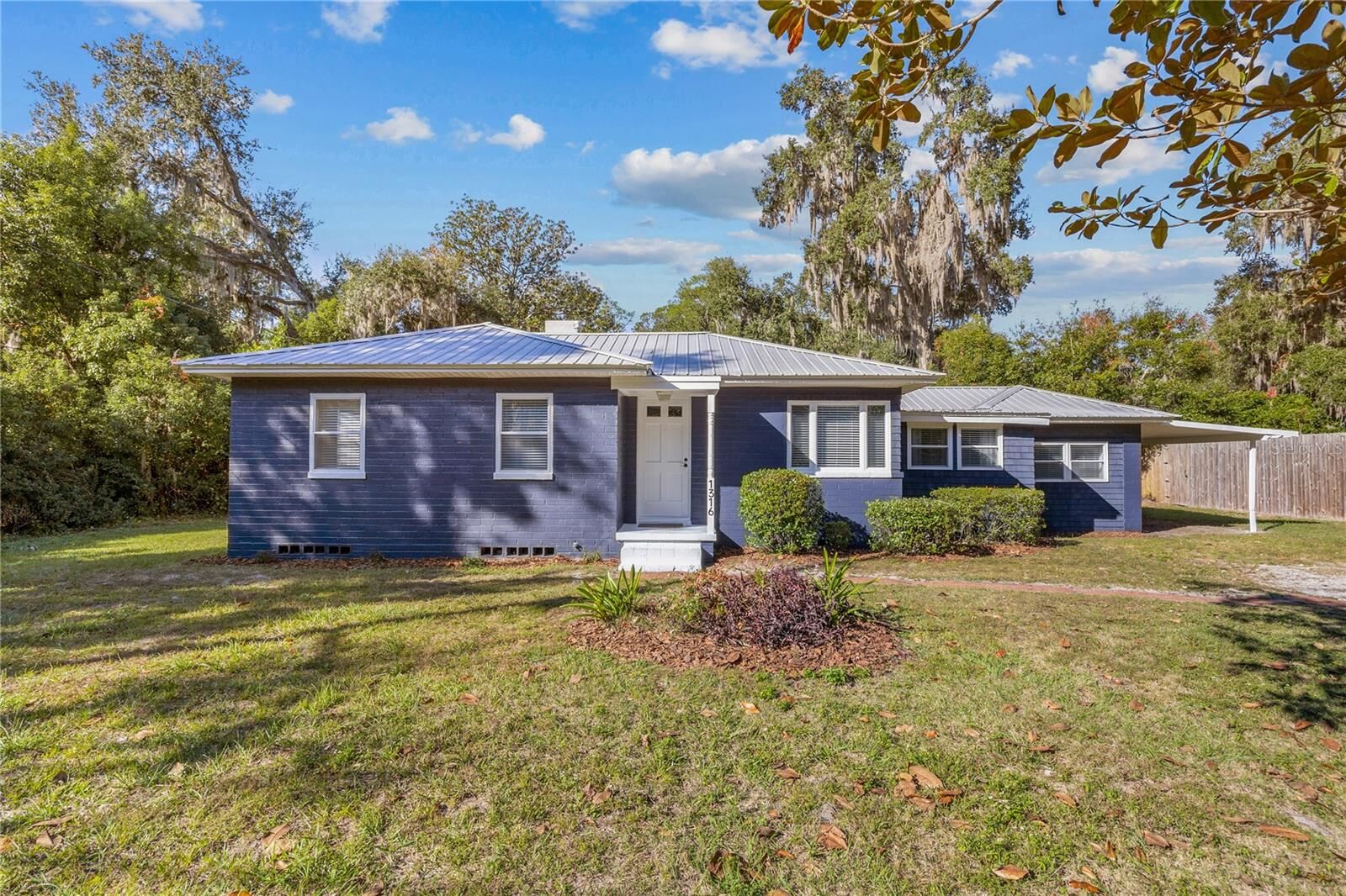 Property Photo: 1316 NE 9th Street FL 32601