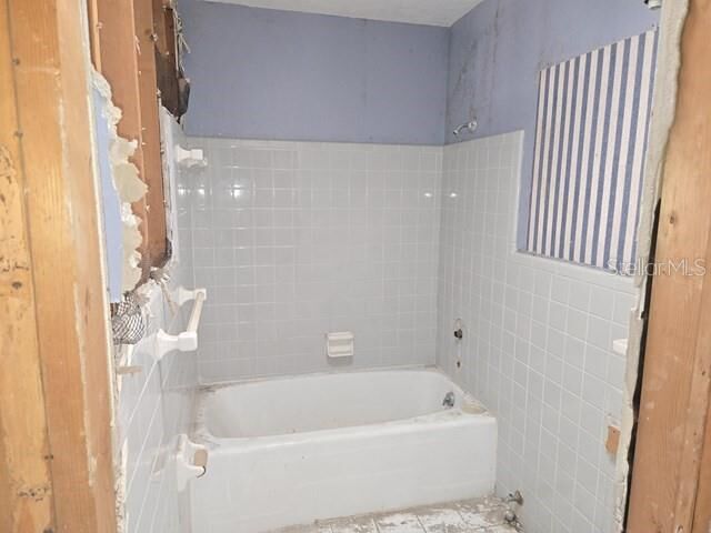 Property Photo: 2611 27th Avenue Drive W FL 34205