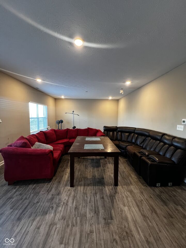 Property Photo:  966 Bent Branch Circle  IN 46143 