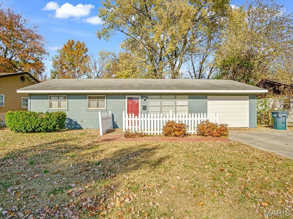 Property Photo: 211 Donald Street IL 62206