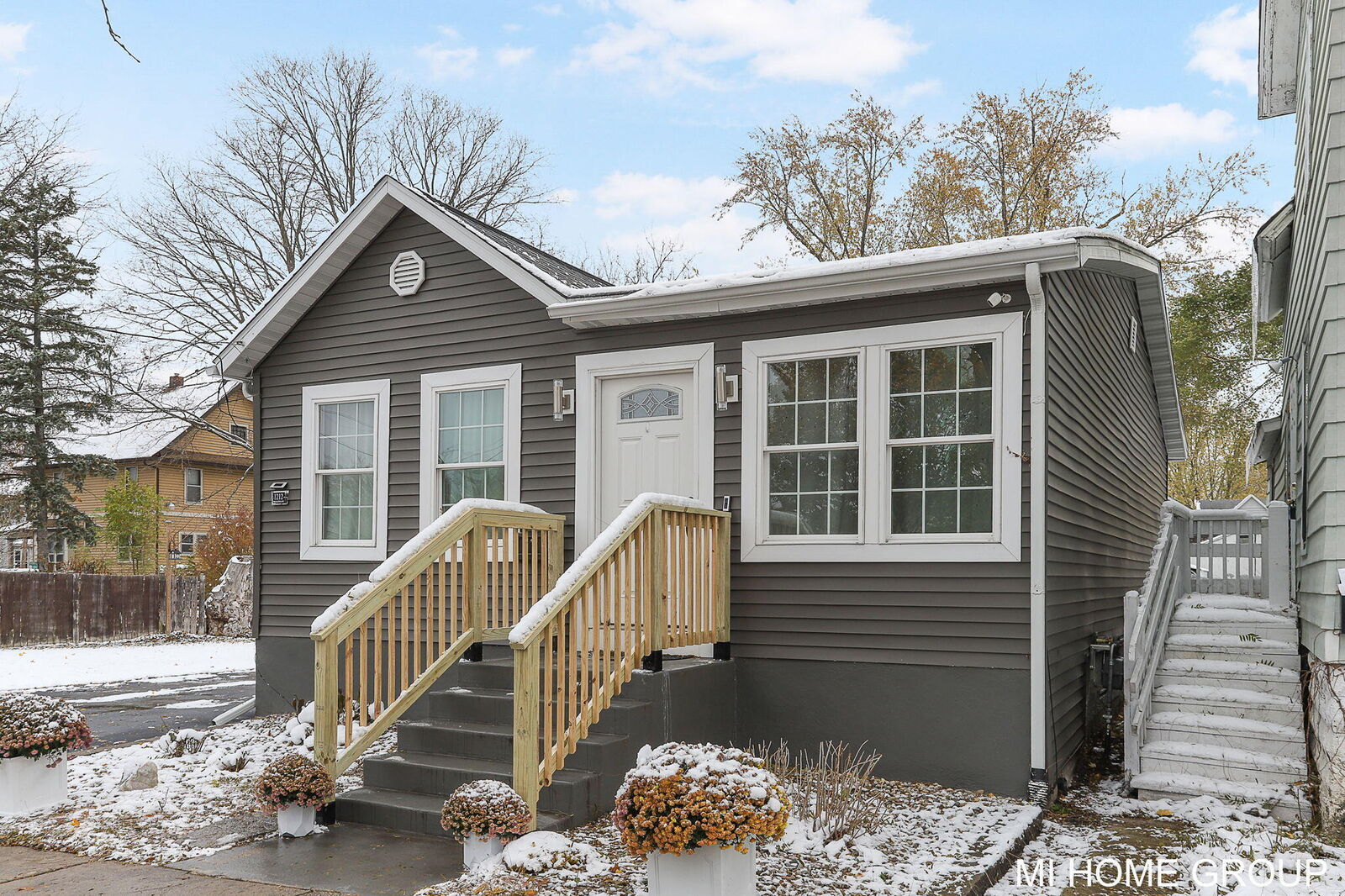 Property Photo:  1212 Princeton Avenue  MI 49007 