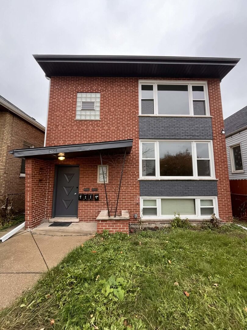 Property Photo: 6138 S Kilpatrick Avenue 2 IL 60629