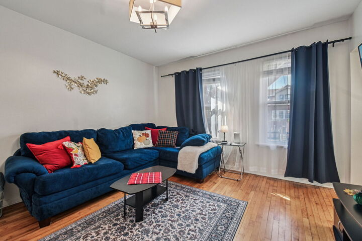 Property Photo: 5017 N Meade Avenue IL 60630