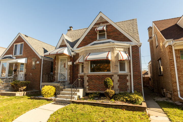 Property Photo:  3307 N Nottingham Avenue  IL 60634 