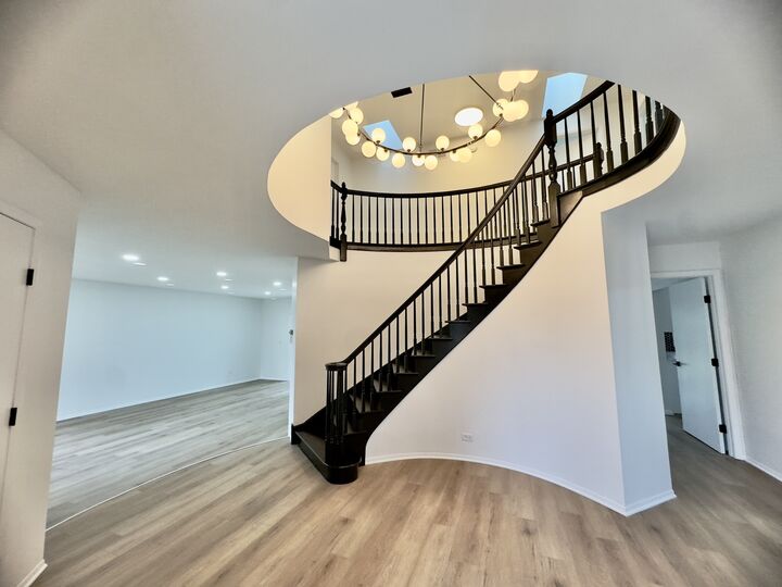 Property Photo:  806 Wildwood Court  IL 60523 