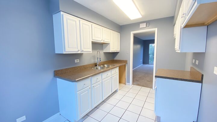 Property Photo:  2633 Hawthorne Lane B  IL 60422 