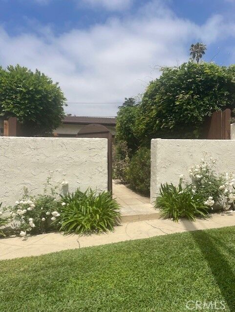 Property Photo:  2023 Lovila Lane  CA 91001 