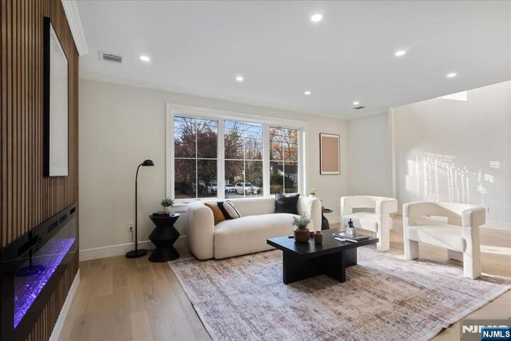 Property Photo:  18 Clinton Place  NJ 07677 