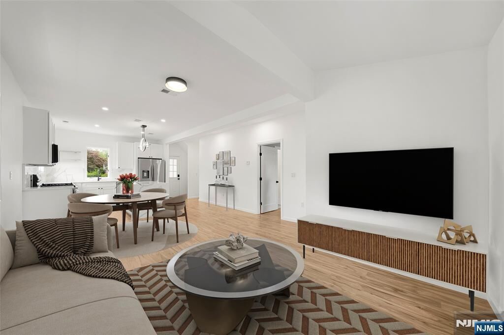 Property Photo:  174 Pleasant Avenue  NJ 07621 