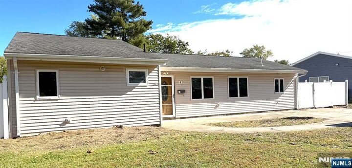 Property Photo:  4 Forrestal Road  NJ 08824 
