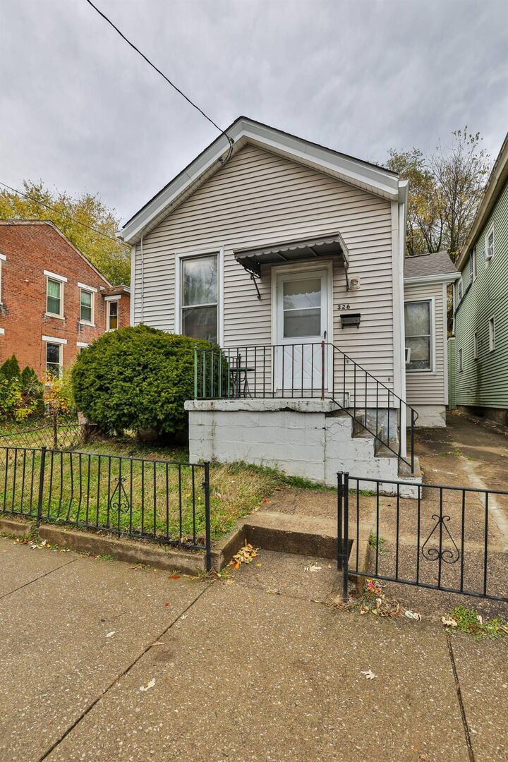 Property Photo: 326 E 17th Street KY 41014