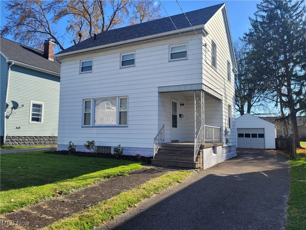 Property Photo:  418 W Wilson Street  OH 44471 