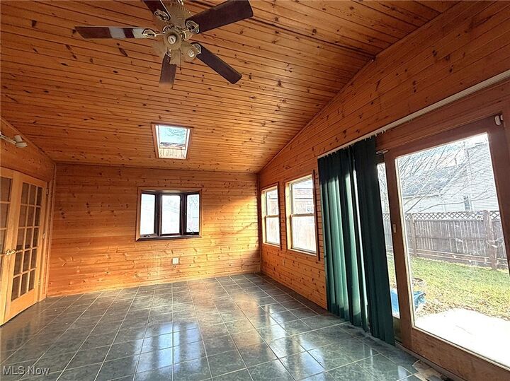 Property Photo:  737 Dunny Avenue  OH 44054 