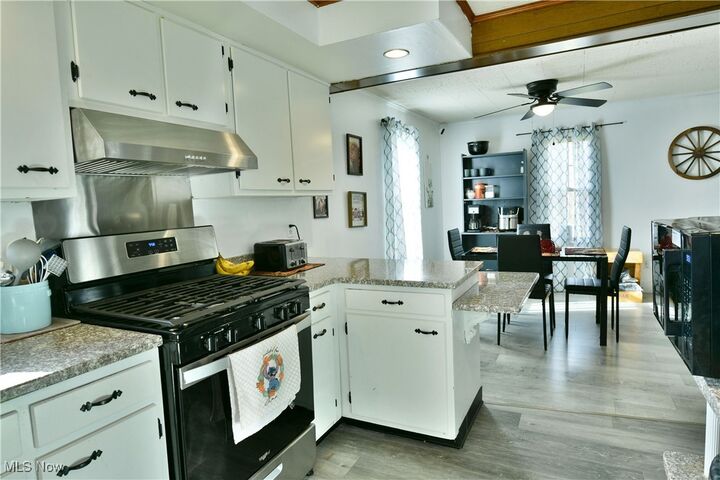 Property Photo:  2928 W Liberty Street  OH 44420 