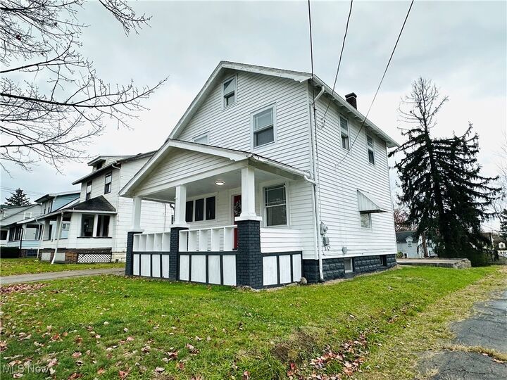 Property Photo:  937 W Indianola Avenue  OH 44511 