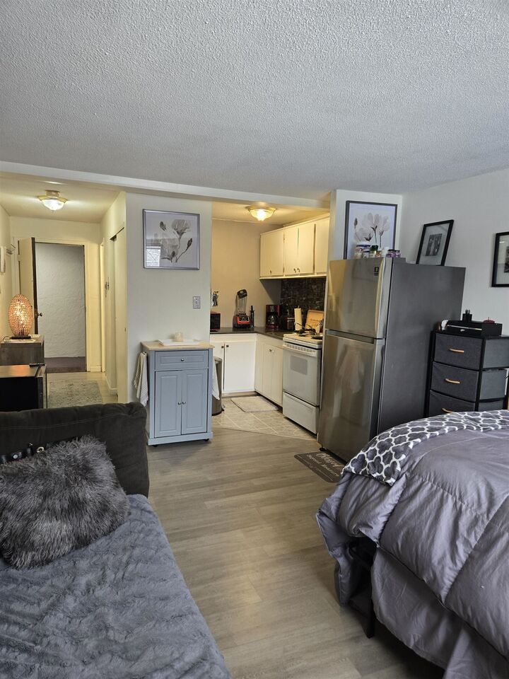 Property Photo: 2 Silvestri Circle NH 03038