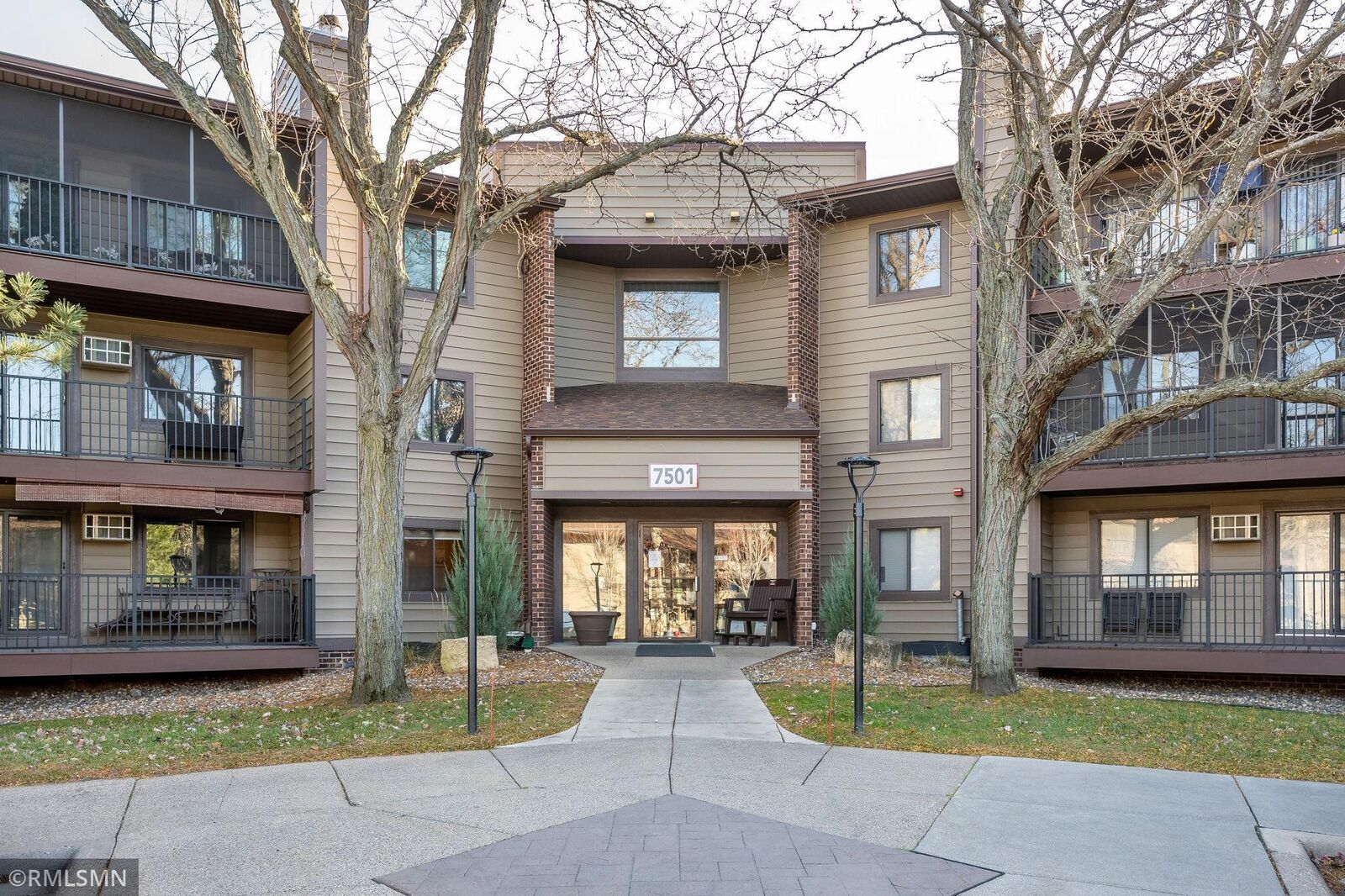Property Photo:  7501 W 101st Street 112  MN 55438 