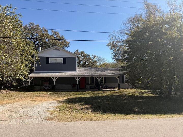 Property Photo: 322 Center Lane TX 76140
