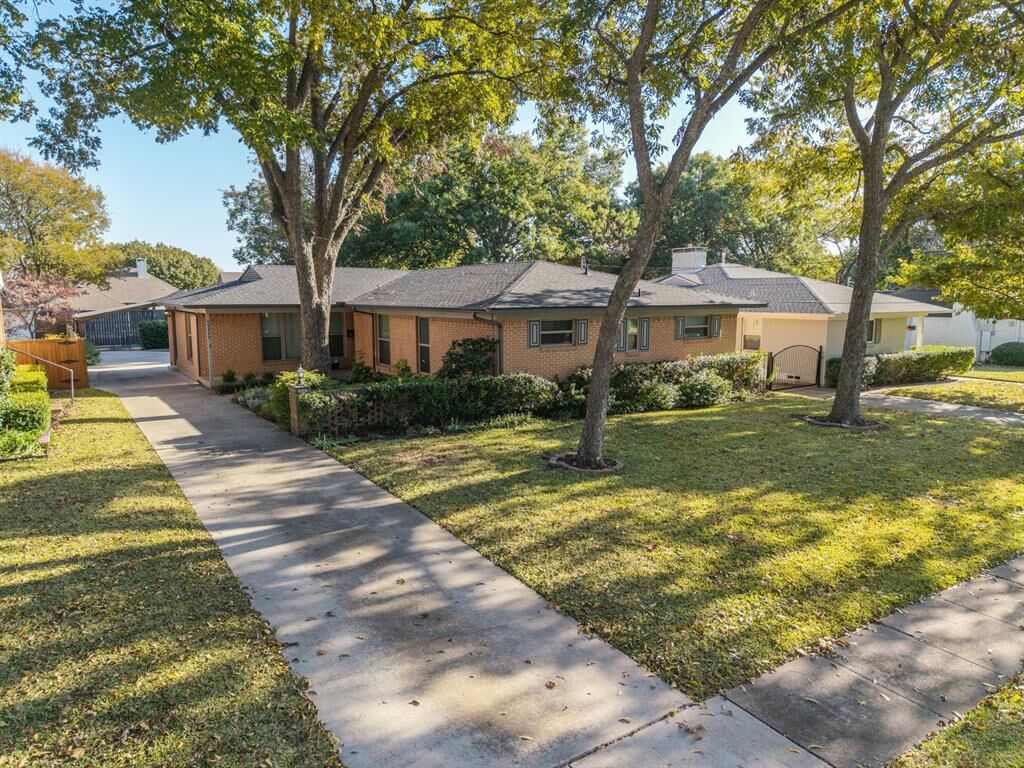 Property Photo:  6660 Santa Anita Drive  TX 75214 