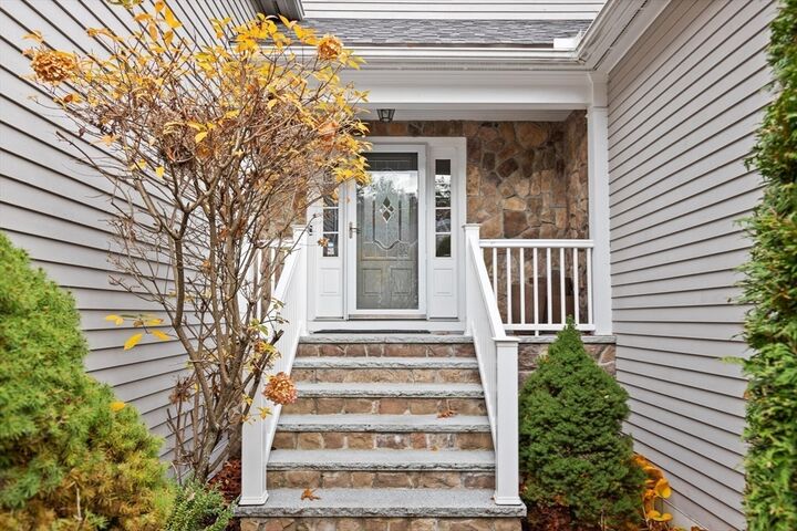 Property Photo:  5 Caileigh Ct 5  MA 01810 