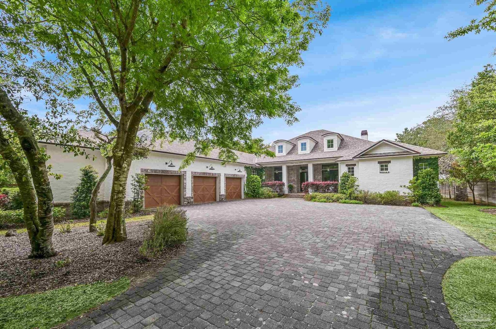 Property Photo: 737 Bayou Dr FL 32541