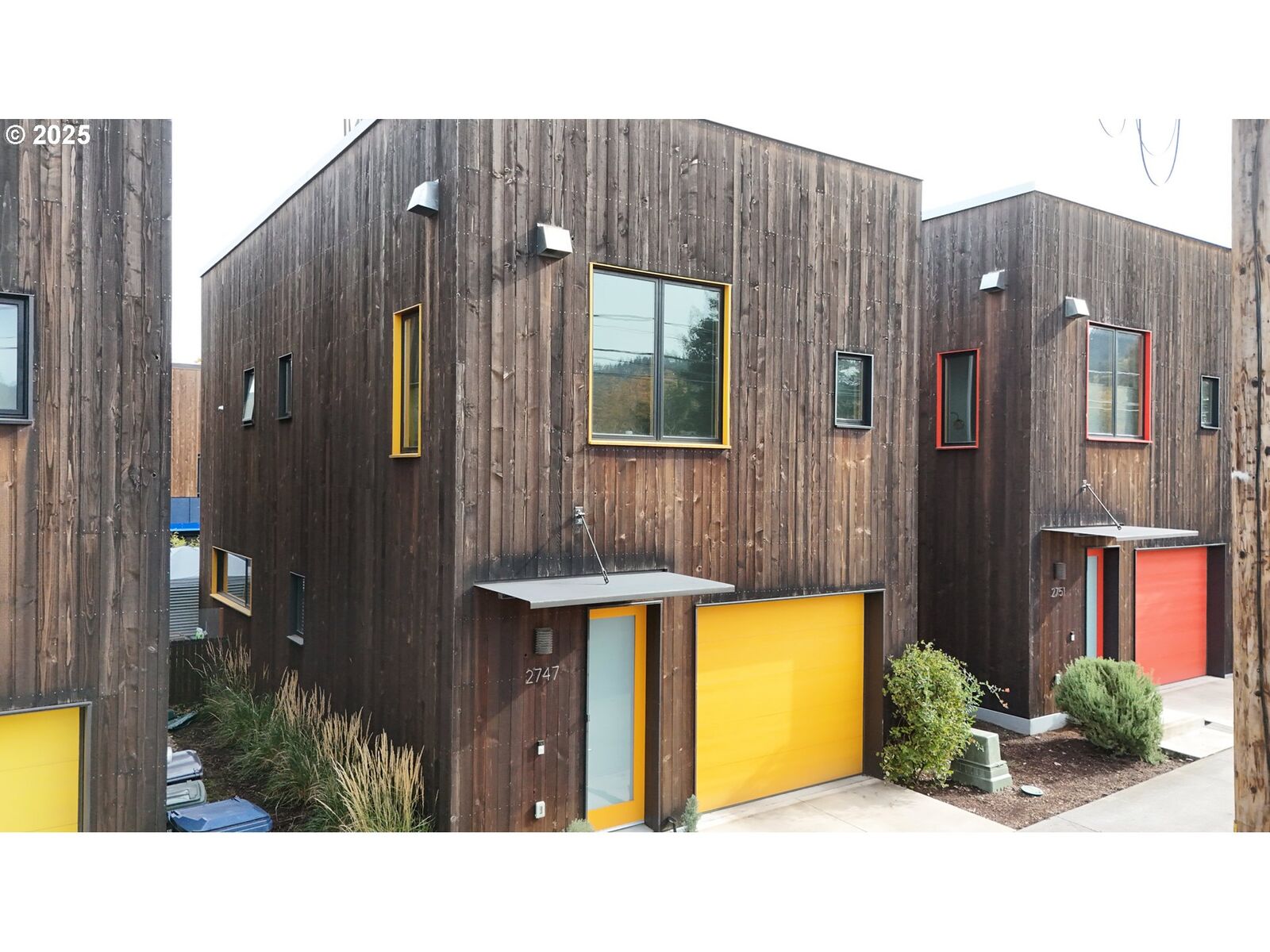 Property Photo:  2747 Friendly Aly  OR 97405 