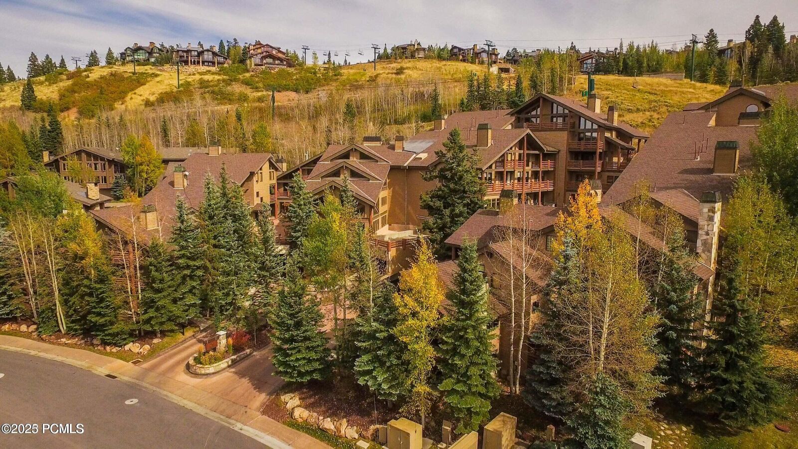 Property Photo: 7720 E Royal Street East Ct-30 UT 84060