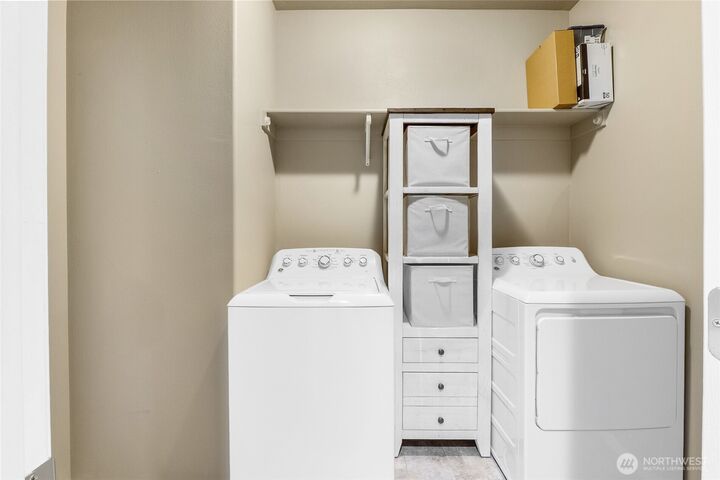 Property Photo:  1334 E Nen Drive  WA 98837 